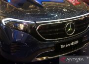 Penjualan Mercedes turun, terpukul dua kali oleh kebijakan tarif Trump