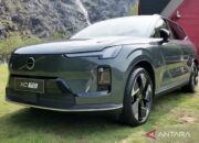 SUV Volvo XC70 PHEV resmi diluncurkan dengan harga mulai Rp622 juta